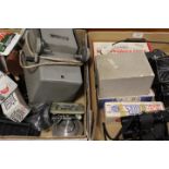 TWO TRAYS OF VINTAGE COLLECTABLES TO INCLUDE A PAIR TASCO 7000 800 PHOTOGRAPHIC BINOCULARS,
