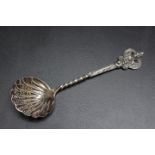 A HALLMARKED SILVER SIFTER SPOON - LONDON 1890, other marks indistinct, L 15.5 cm