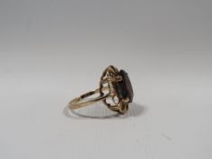 A VINTAGE 9CT GOLD SMOKEY QUARTZ DRESS RING, approx weight 3.05 g, ring size O 1/2
