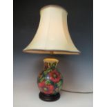 A LARGE MOORCROFT PHEASANTS EYE PATTERN TABLE LAMP, with shade, base H 28 cm (excluding shade)