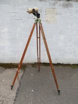 A VINTAGE 2 ½" T50X70 PZO COMPOUND TELESCOPE COMPLETE WITH WOODEN TRIPOD, overall H 170 cm