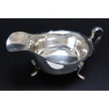 A HALLMARKED SILVER SAUCE BOAT BY VINERS - SHEFFIELD 1963, approx weight 113g, W 15 cm