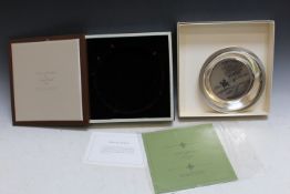 A BOXED LIMITED EDITION STERLING SILVER JAMES WYETH 1974 'RIDING THE HUNT' PLATE, approx weight