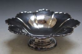 A HALLMARKED SILVER COMPORT BY MANOAH RHODES & SONS LTD - SHEFFIELD 1927, approx weight 421g, Dia 26