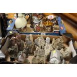 A TRAY OF COLLECTABLE BEER STEINS TOGETHER WITH SMALL TRAY OF LILLIPUT LANE COTTAGES