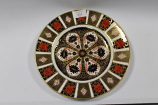 A ROYAL CROWN DERBY IMARI 1128 PATTERN PLATE - MARKED AS SECOND