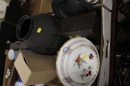 A TRAY OF ASSORTED CERAMICS ETC TO INCLUDE ROYAL WORCESTER BOWL ETC