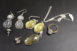 A COLLECTION OF VINTAGE SILVER JEWELLERY TO INC GEMSTONE DRESS RING, EARRINGS, PENDANTS ETC