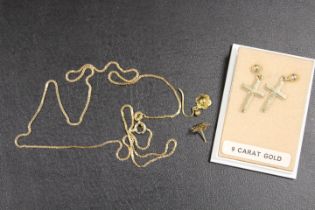 A HALLMARKED 9CT GOLD BOX CHAIN TOGETHER WITH A PAIR OF CRUCIFIX EARRINGS ETC