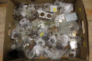 A TRAY OF COLLECTABLE COINAGE