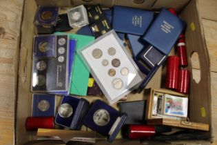 A TRAY OF A COLLECTABLE COINAGE TO INCLUDE A DECIMAL SET