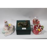 THREE ROYAL DOULTON FIGURINES TOGETHER WITH A GOLDEN POND COLLECTION FIGURE OF A FROG