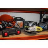 A SELECTION OF POWER TOOLS, TO INCLUDE A BENCH GRINDER, RYOBI DISC CUTTER AND TYRE INFLATORS ETC