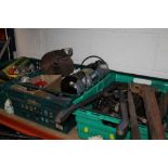THREE TRAYS OF TOOLS TO INCLUDE BOLT CUTTERS, STILSONS AND A BENCH GRINDER ETC (TRAYS NOT INCLUDED)