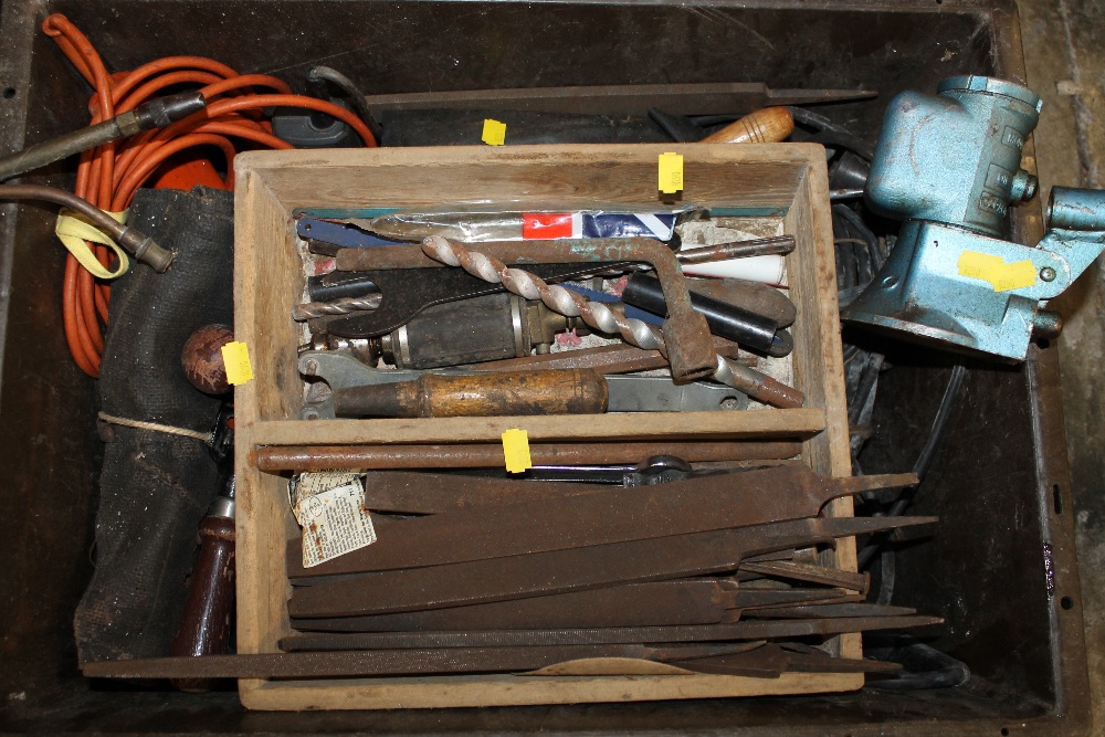 FOUR TRAYS OF TOOLS PLUS ONE BOX TO INCLUDE POWER TOOLS - Image 2 of 5