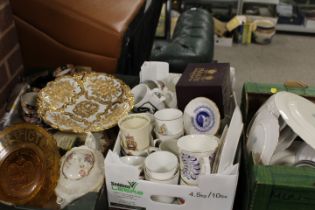 THREE TRAYS OF CERAMICS AND GLASS WARE TO INCLUDE A QUEEN VICTORIA JUBILEE PLATE ETC