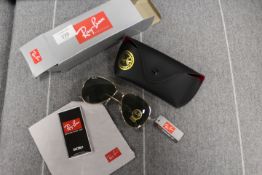 PAIR OF RAYBAN SUNGLASSES BOXED WITH ACCESSORIES