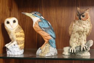 THREE LARGE CERAMIC FIGURES OF KINGFISHER AND TWO OWLS