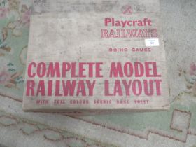 A BOXED PLAYCRAFT '00 / H0 GAUGE' COMPLETE RAILWAY SET WITH INSTRUCTIONS