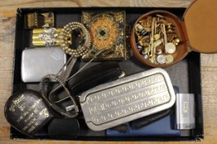 A TRAY OF COLLECTABLES TO INCLUDE CUFFLINKS, CIGARETTE LIGHTERS, PENKNIVES ETC