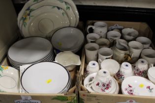 A QUANTITY OF ASSORTED CERAMICS