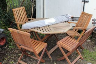 FOLDING HARDWOOD GARDEN TABLE SET WITH 4 CHAIRS AND PARASOL