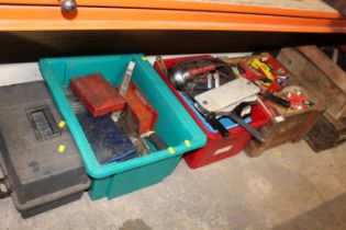 A SELECTION OF TOOLS, TOOLBOXES AND CONSUMABLES TO INCLUDE STILSONS AND A BATTERY TESTER