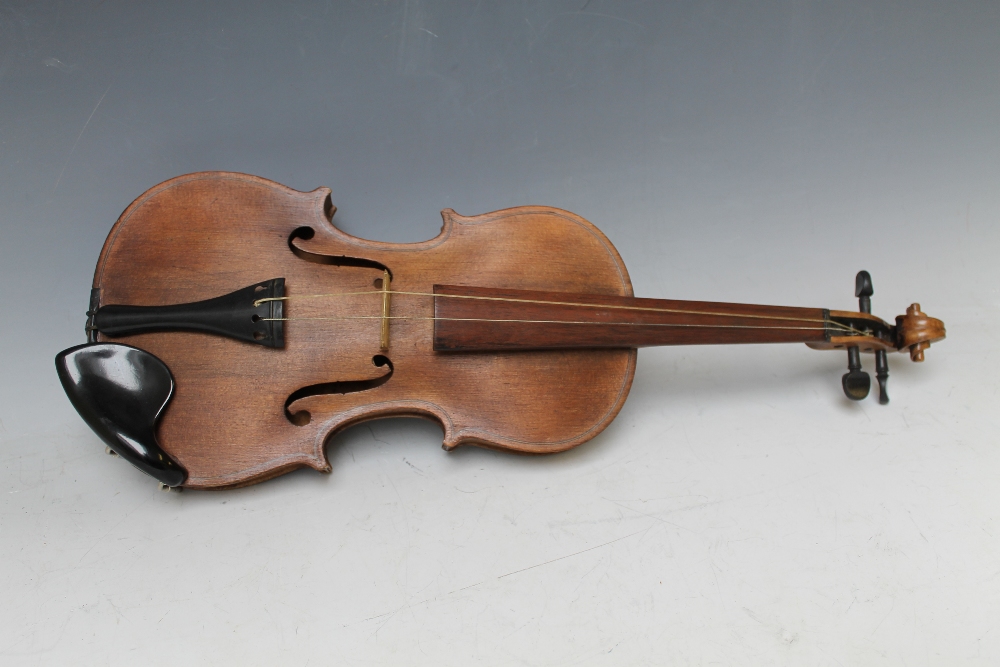 AN ANTIQUE VIOLIN WITH ONE PIECE BACK