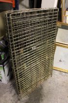 AN EXTRA LARGE STEEL DOG CAGE/CRATE