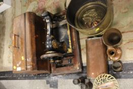 A VINTAGE C.S SEWING MACHINE TOGETHER WITH A BRASS COAL SCUTTLE AND CONTENTS