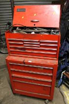 A SNAP ON MECHANICS TOOL BOX AND DRAWERS WITH CONTENTS