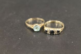 TWO HALLMARKED 9CT GOLD GEMSET RINGS - APPROX WEIGHT 3.7 G