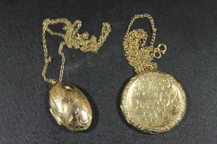 A HALLMARKED 9 CARAT GOLD LOCKET ON AN UNMARKED CHAIN TOGETHER WITH A 9CT FRONT AND BACK EXAMPLE