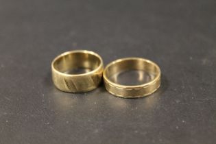 TWO HALLMARKED 9CT GOLD WEDDING RINGS, APPROX COMBINED WEIGHT 8.4 G