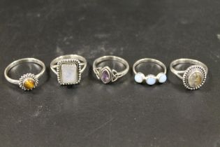 A COLLECTION OF FIVE 925 SILVER GEMSTONE DRESS RINGS TO INC TIGERS EYE, AMETHYST, OPAL ETC