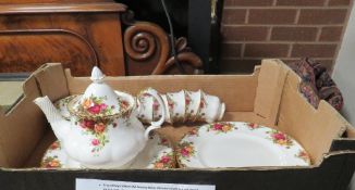 A TRAY OF ROYAL ALBERT OLD COUNTRY ROSES TO IINCLUDE TEAPOT AND LID, SIX TEA CUPS, SIX SAUCERS, SIX