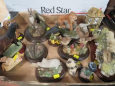 A TRAY OF ASSORTED COUNTRY ARTISTS MODELS - SOME WITH DAMAGES