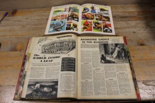 A VINTAGE TV EXPRESS ANNUAL 1962 TOGETHER WITH A FOLDER OF VINTAGE 'LOOK AND LEARN' MAGAZINES