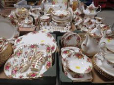 A LARGE QUANTITY OF ROYAL ALBERT OLD COUNTRY ROSES TEA AND DINNER WARE PLUS ACCESSORIES