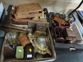 THREE TRAYS OF TREEN AND COLLECTABLES TO INCLUDE A WOODEN GAMES COMPENDIUM , UNUSUAL TEA CADDY ETC