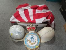 A SELECTION OF MILITARY TYPE ITEMS TO INCLUDE HELMETS, FLAG, ROYAL AIR FORCE PLAQUE ETC