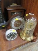 A SELECTION OF CLOCKS TO INCLUDE A VINTAGE INGERSOL IL LUMINOUS DIAL ALARM CLOCK (4)