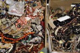 TWO TRAYS OF ASSORTED VINTAGE COSTUME JEWELLERY