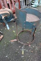 A VINTAGE PORTABLE FARRIERS / BLACKSMITHS FORGE