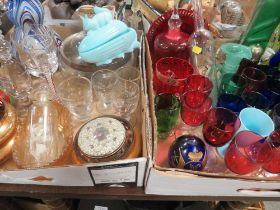 TWO TRAYS OF ASSORTED GLASSWARE TO INCLUDE A TWIST STEM WINE GLASS ETC