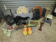A QUANTITY OF COLLECTABLES TO INCLUDE CCT1000 STAGE LAMP, VINTAGE GOLF CLUBS, SLIDE PROJECTOR, CLOGS
