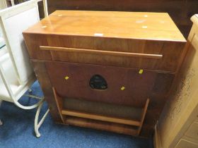 A VINTAGE CASED 'SOUND SALES' RADIOGRAMME