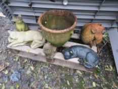 A SELECTION OF CONCRETE GARDEN CAT STATUES PLUS A TERRACOTTA FISH AND PLANTER