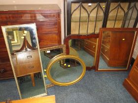 A LARGE EARLY 20TH CENTURY MAHOGANY MIRROR WITH FOUR ADDITIONAL MIRRORS (5)