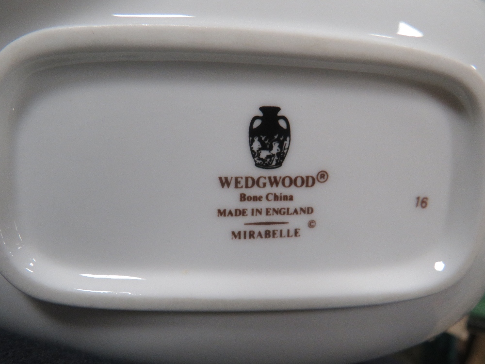 A TRAY OF MOSTLY WEDGWOOD MIRABELLE CERAMICS - Image 2 of 2